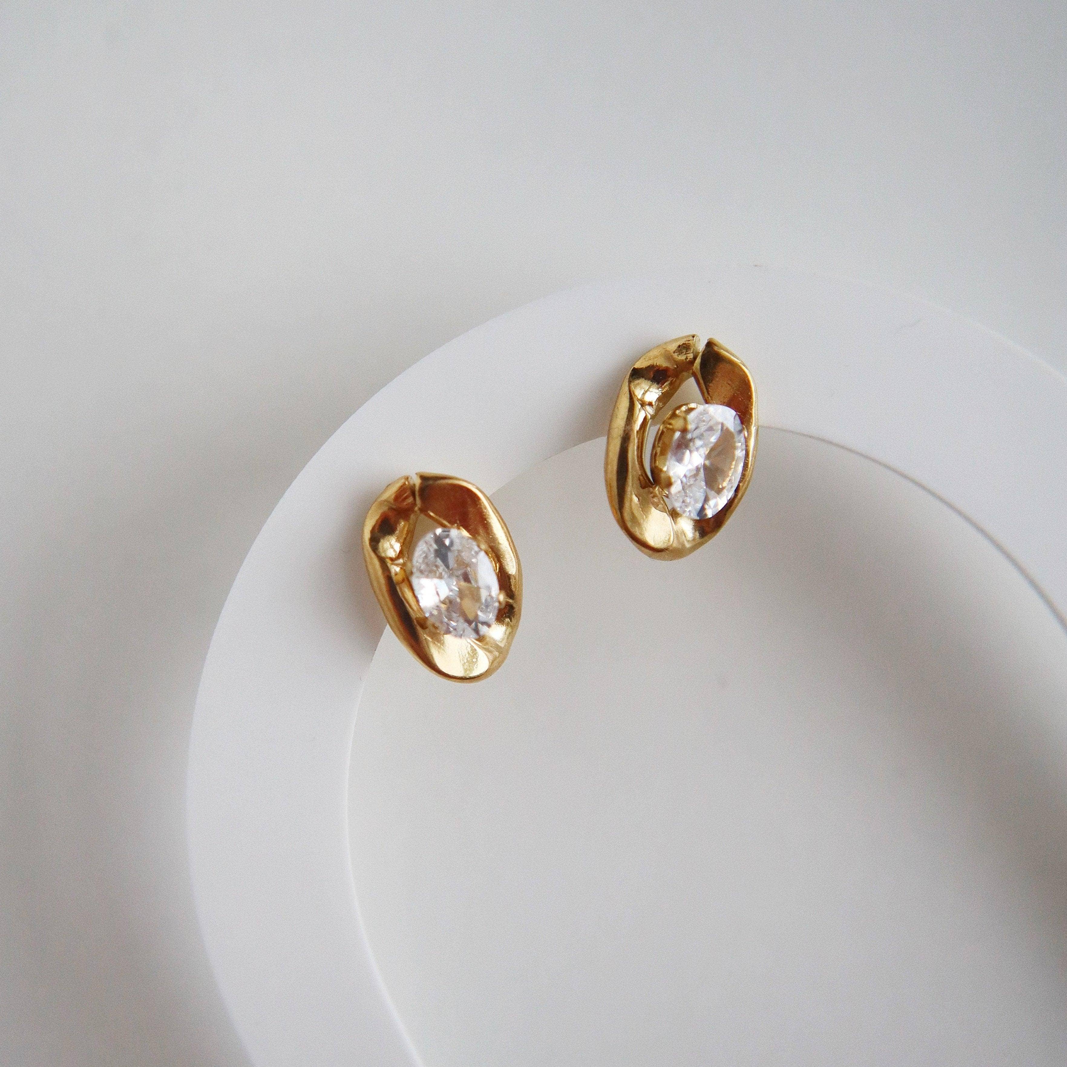 Mallory Oyster Studs